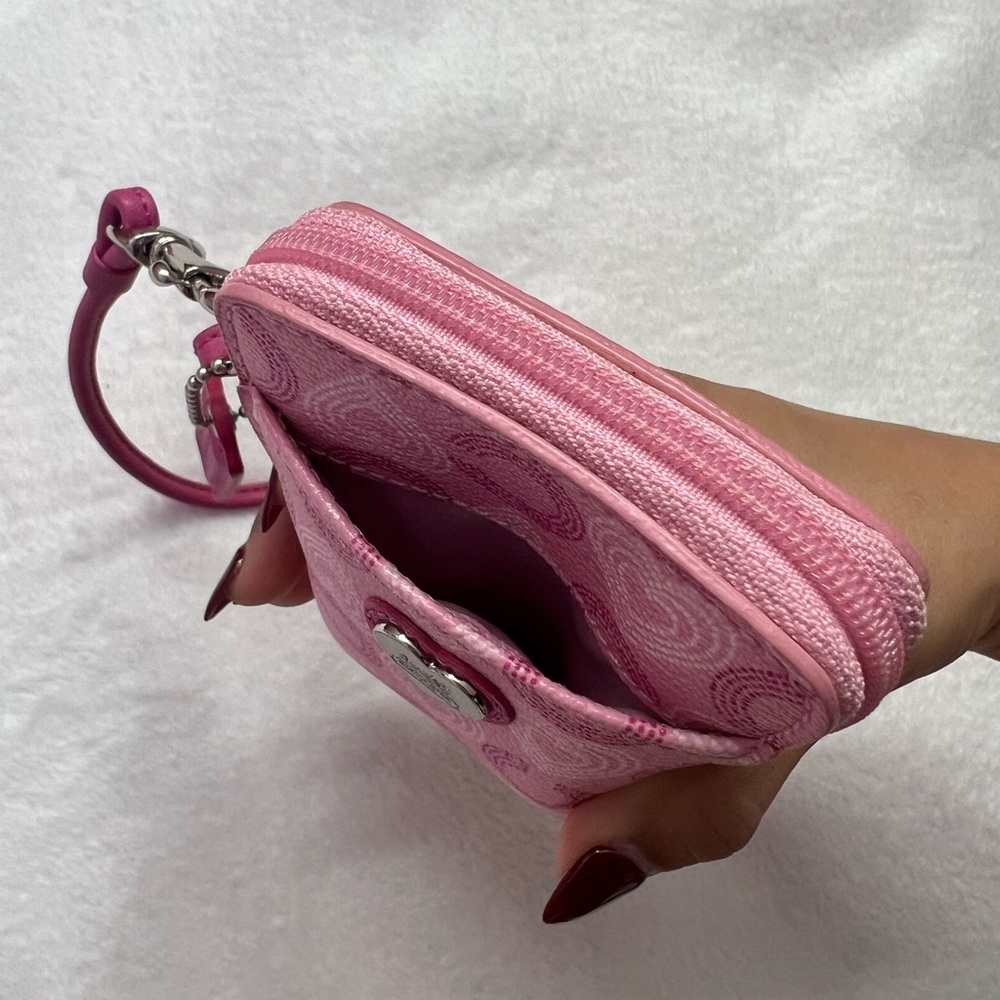 NWT Coach Pink Heart Shaped Logo Wristlet Digital Camera / Phone Case - Picture 5 of 6